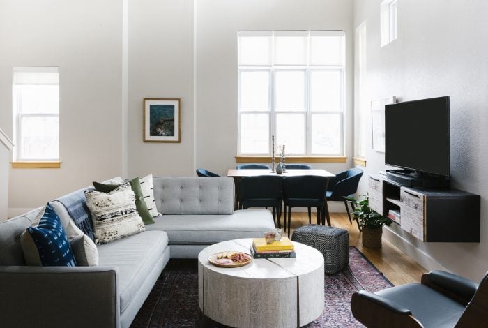 ۱۶ روش عالی برای چیدمان تلویزیون در یک اتاق نشیمن کوچک، بخش اول5 ۱۶ روش عالی برای چیدمان تلویزیون در یک اتاق نشیمن کوچک، بخش اول5